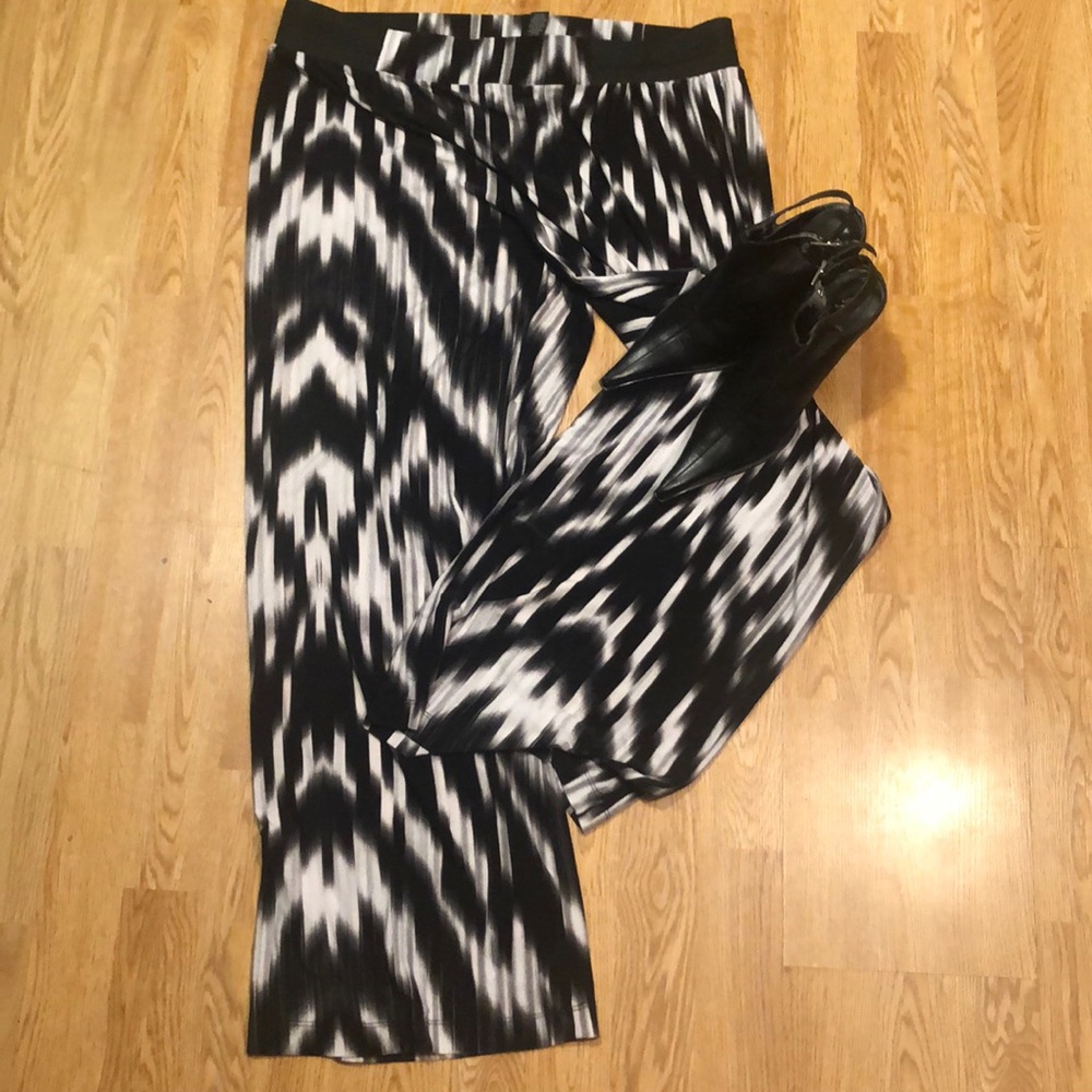 🌹Inc XL Black/White Design Wide Leg Pants Stretch - Picture 2 of 6